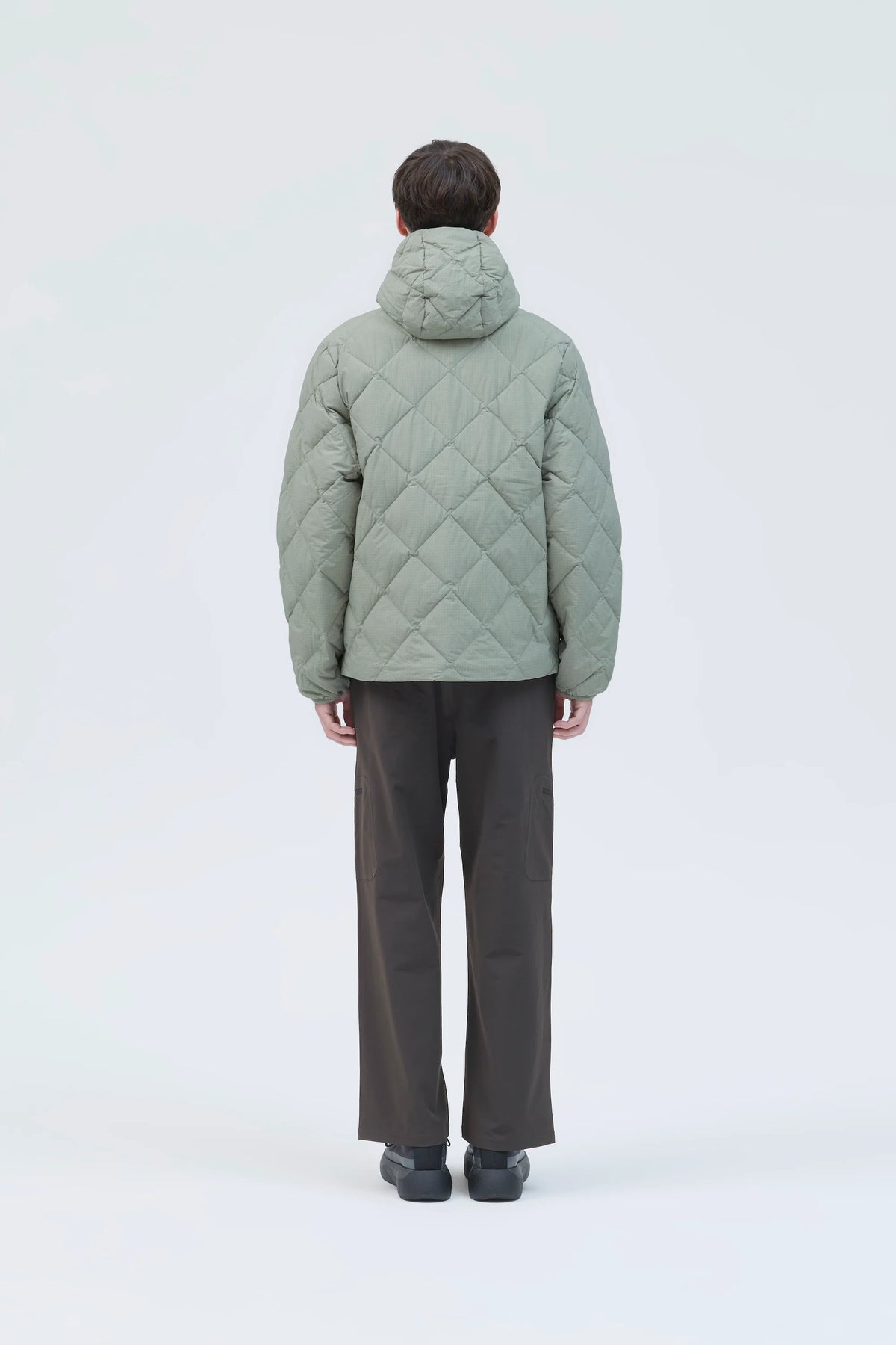 Hiking Patrol Base Grid LT Down Hooded Jacket Thyme 着用イメージ 背面
