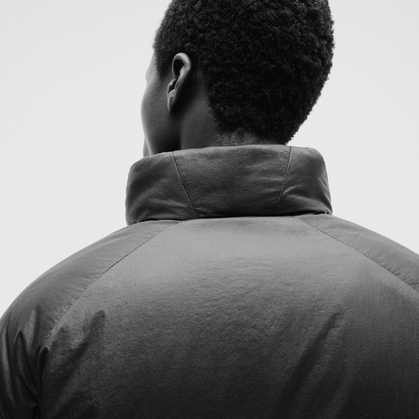 ARC'TERYX VEILANCE Conduit Down Jacket 着用イメージ 背面