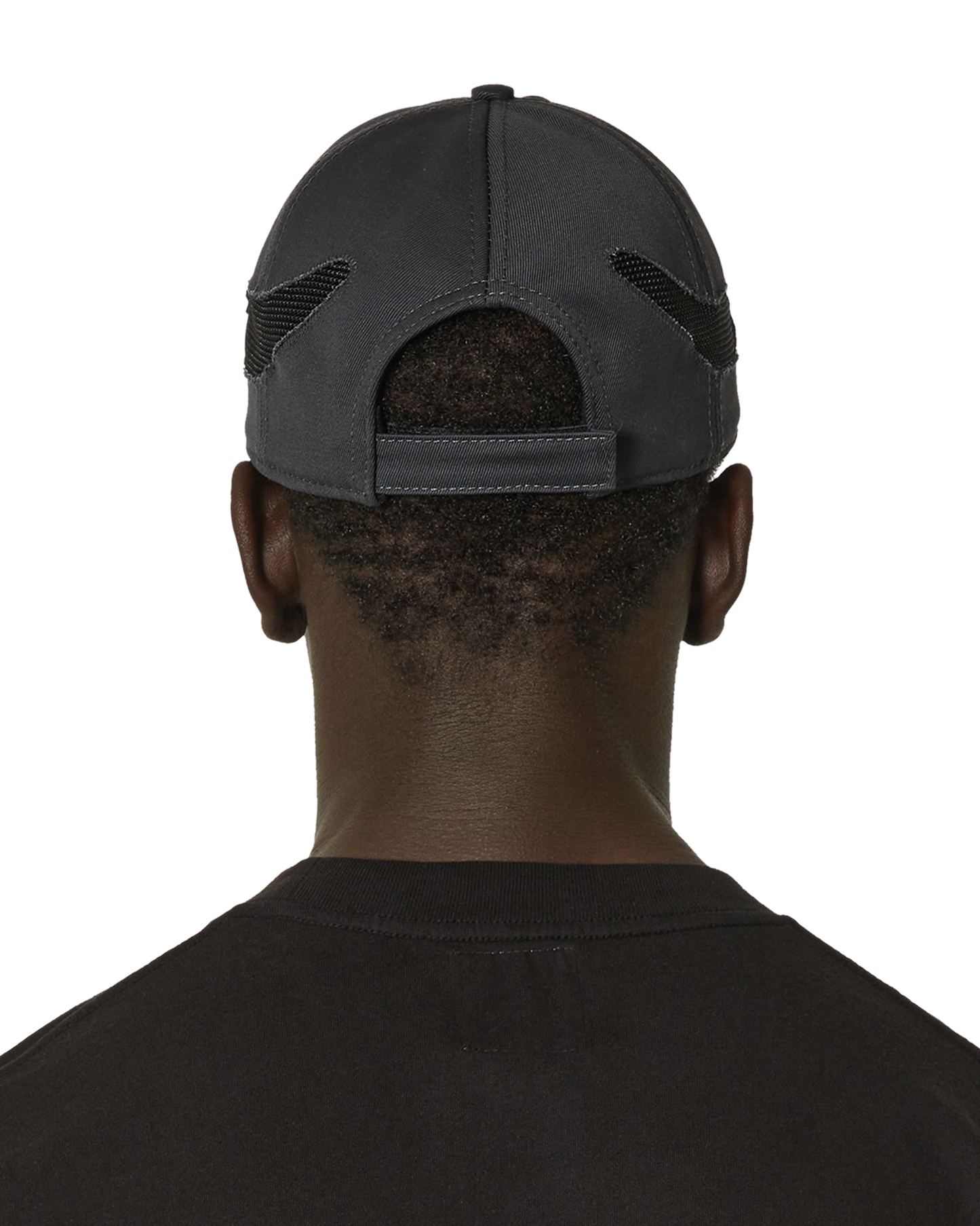 ROA Cap 6 Panel Charcoalを着用した背面イメージ