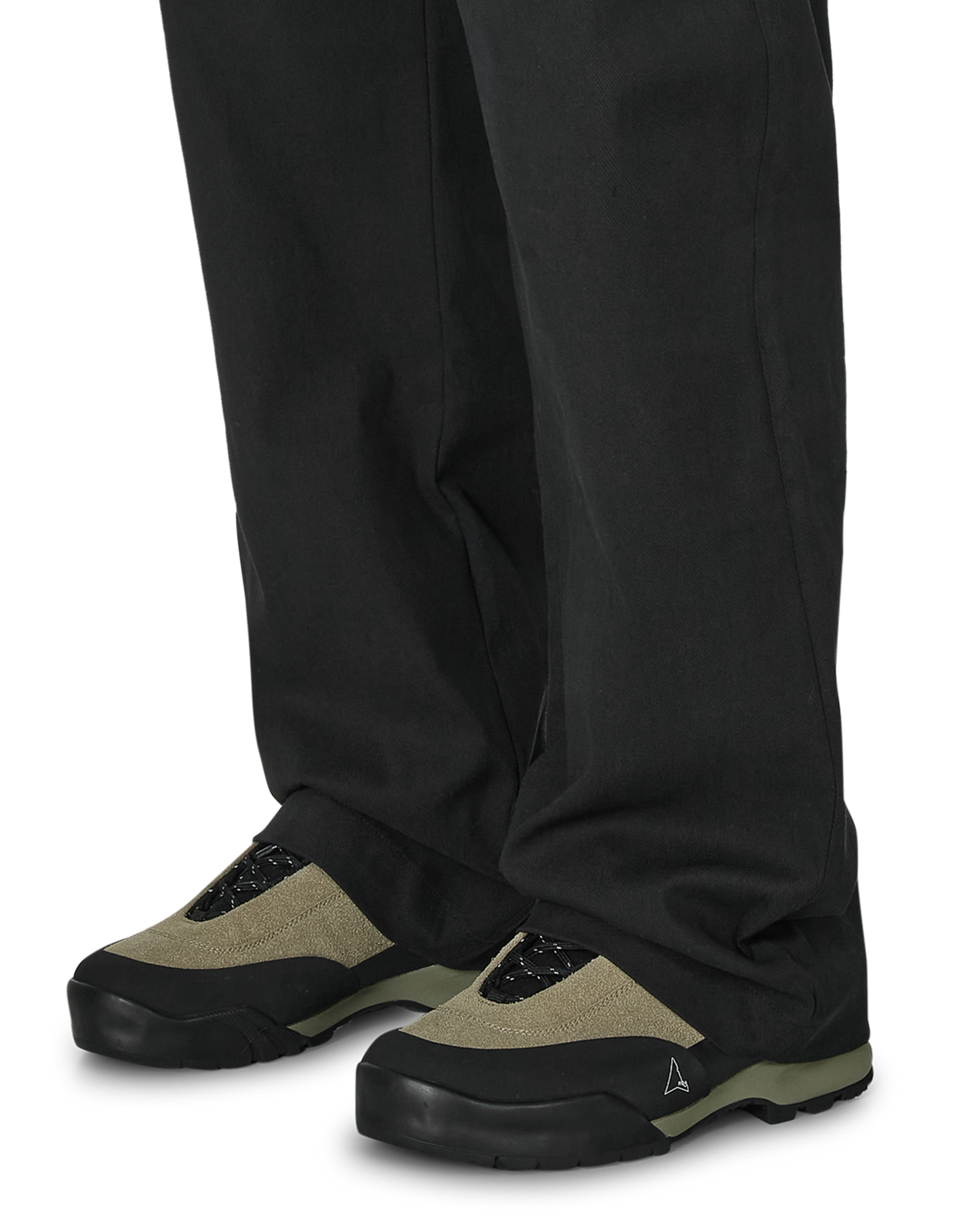 ROA Buckle Chino Black – ROA 裾のディテール(着用時)