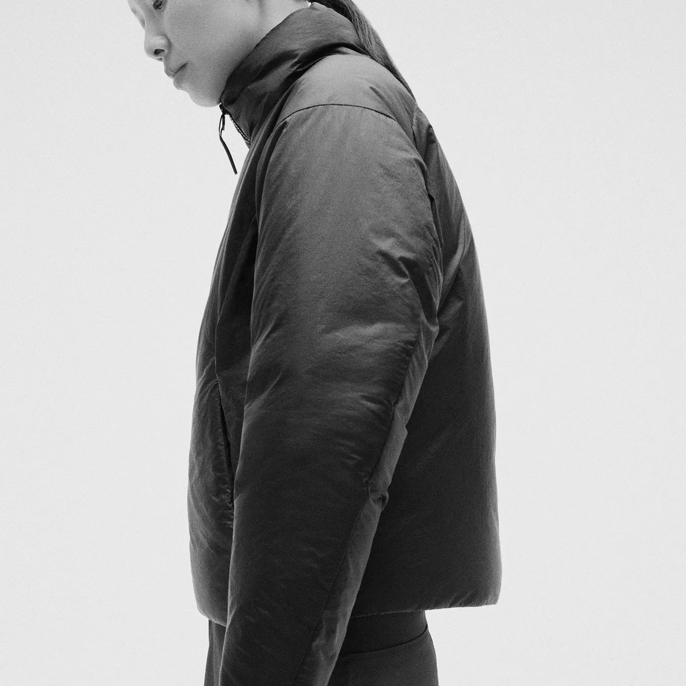 ARC'TERYX VEILANCE Conduit Down Jacket 着用イメージ 側面