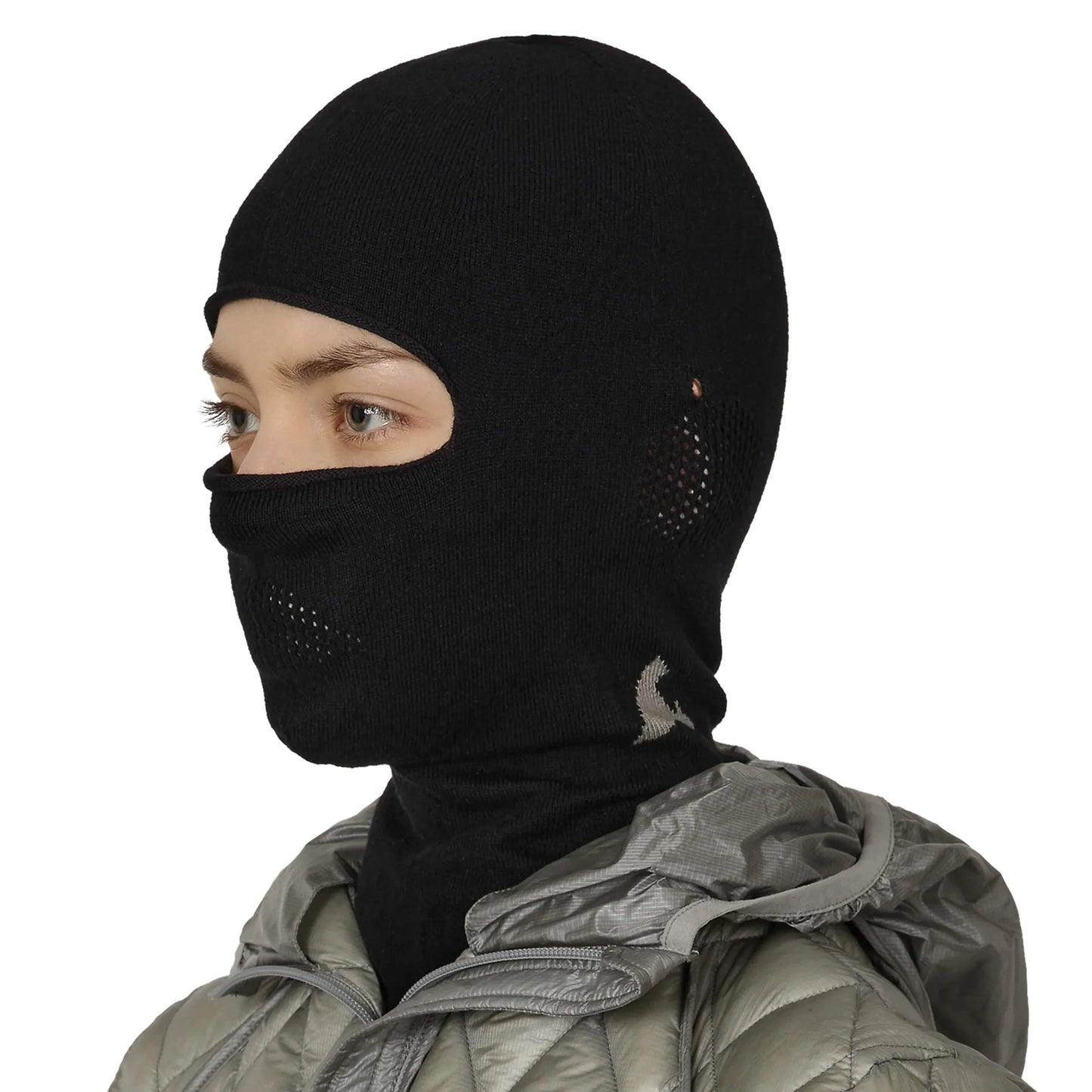 ROA OWL Seamless Biofil® Breathable Balaclava Black 女性着用画像 斜め