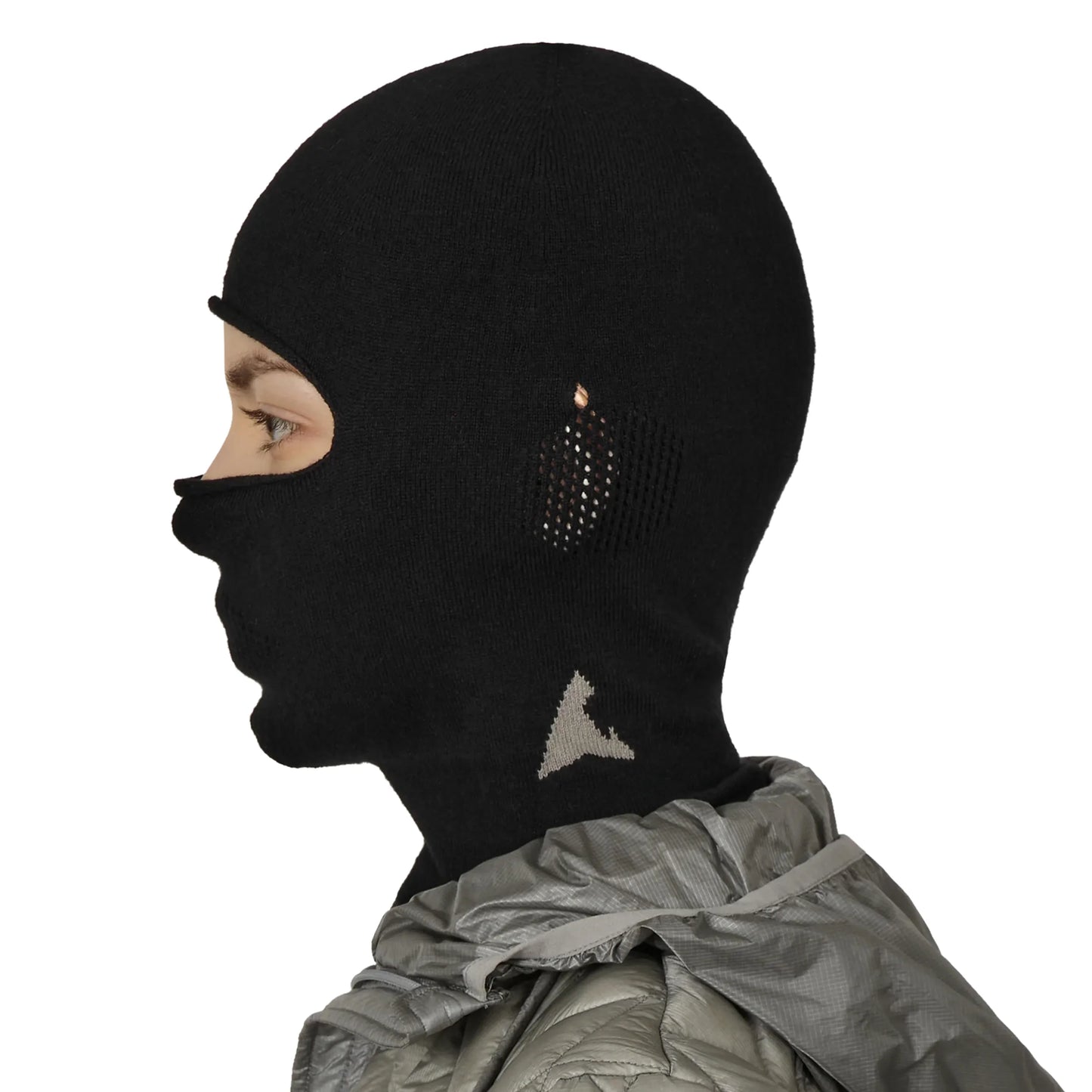 ROA OWL Seamless Biofil® Breathable Balaclava Black 女性着用画像 側面