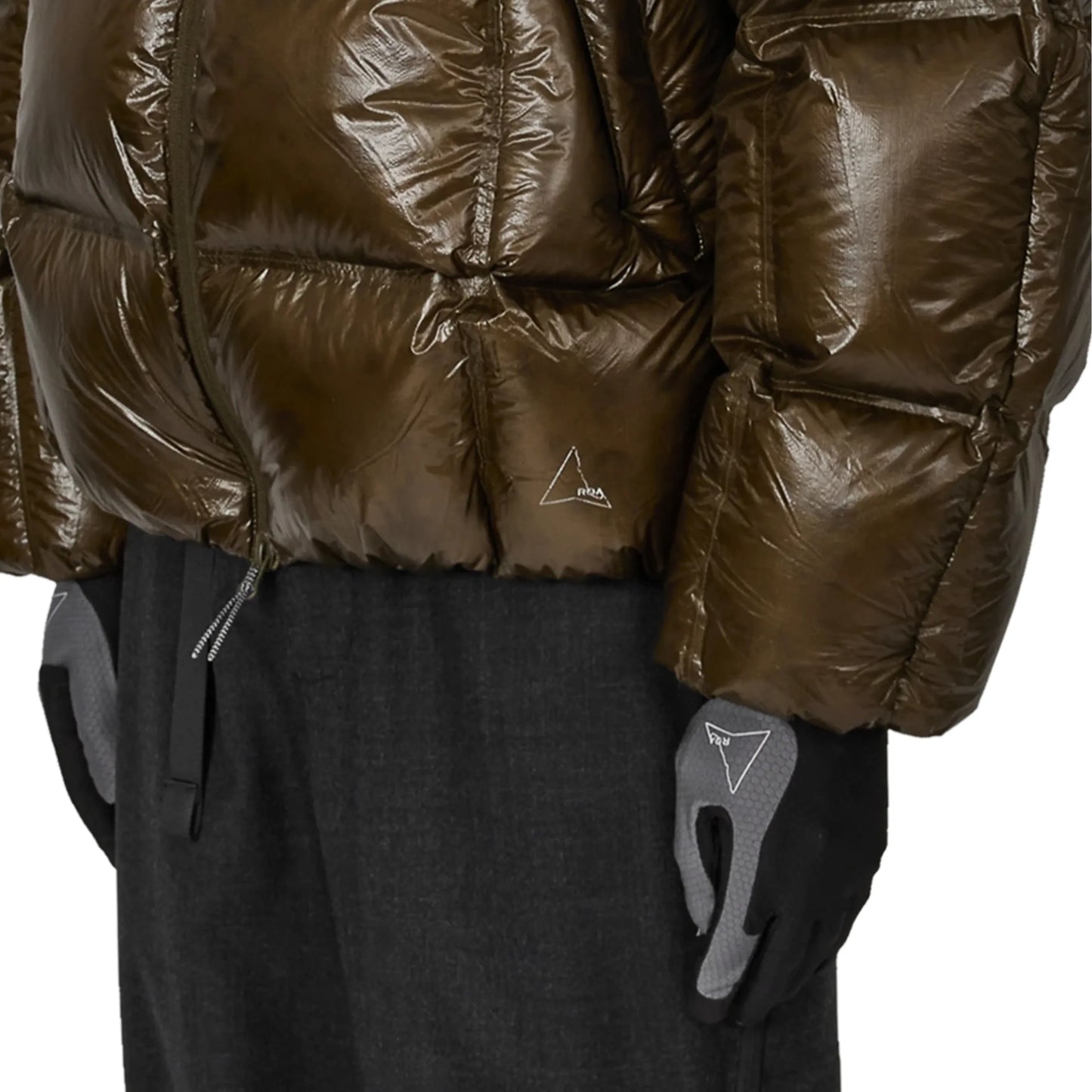 ROA CUBE 650 Fill Power Down Jacket Dark Green 着用イメージ 袖口部分詳細