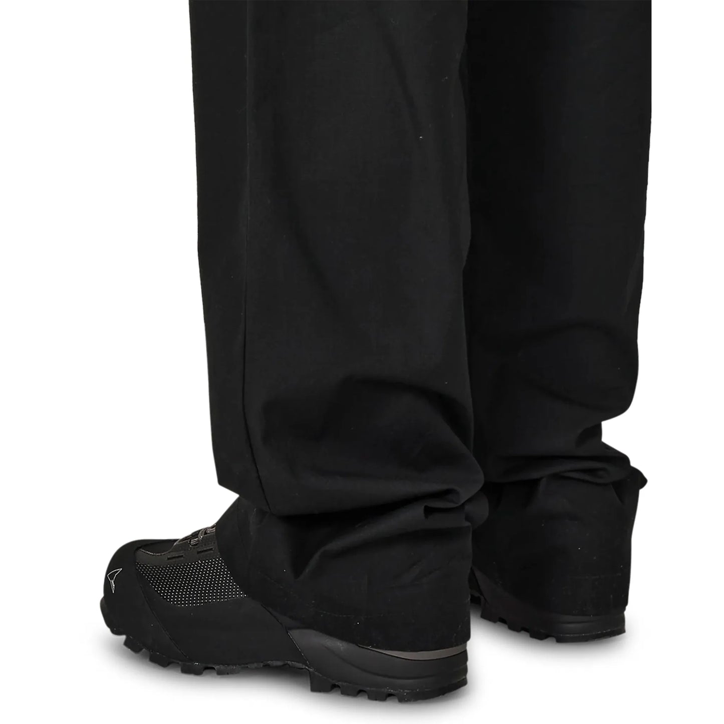 ROA Centipede Buckle Chino Pant Black 着用イメージ 裾背面ディテール