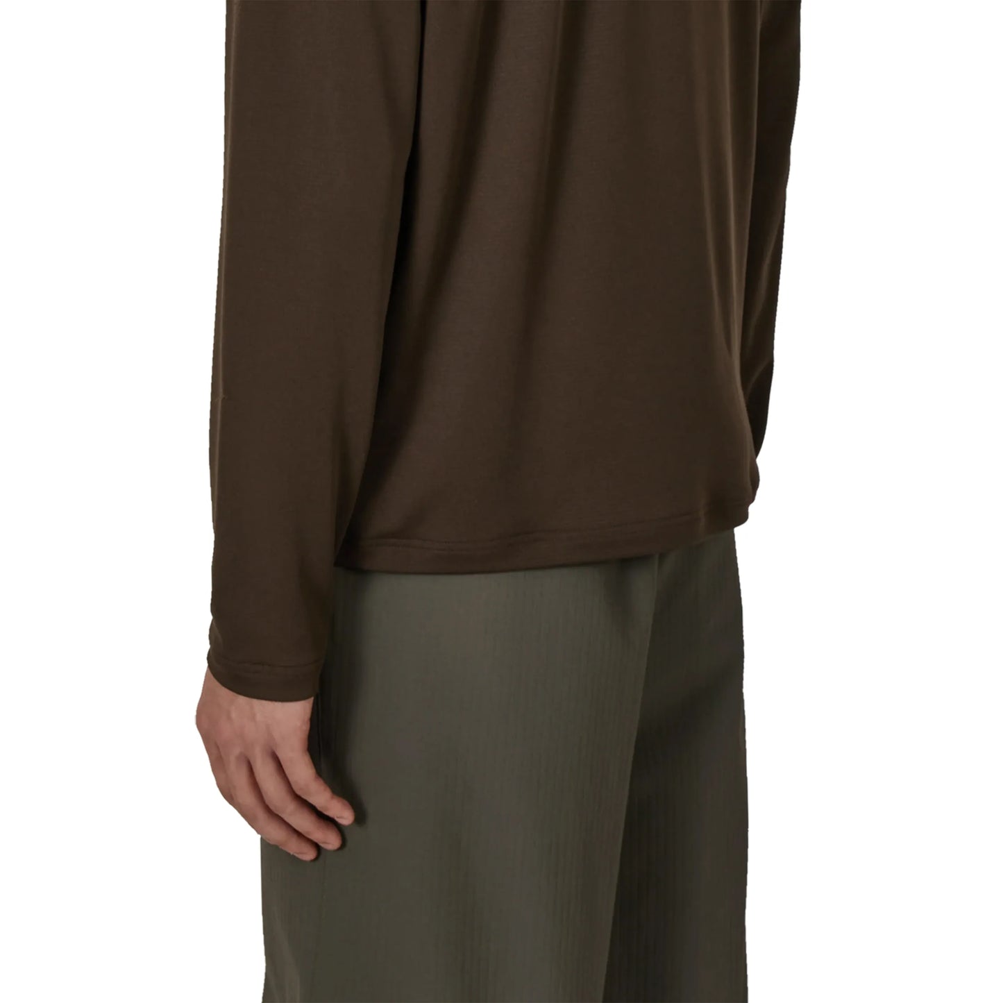 ROA FIREFLIES Base Layer Fast Dry Long Sleeve Brown 着用イメージ 袖口部分背面