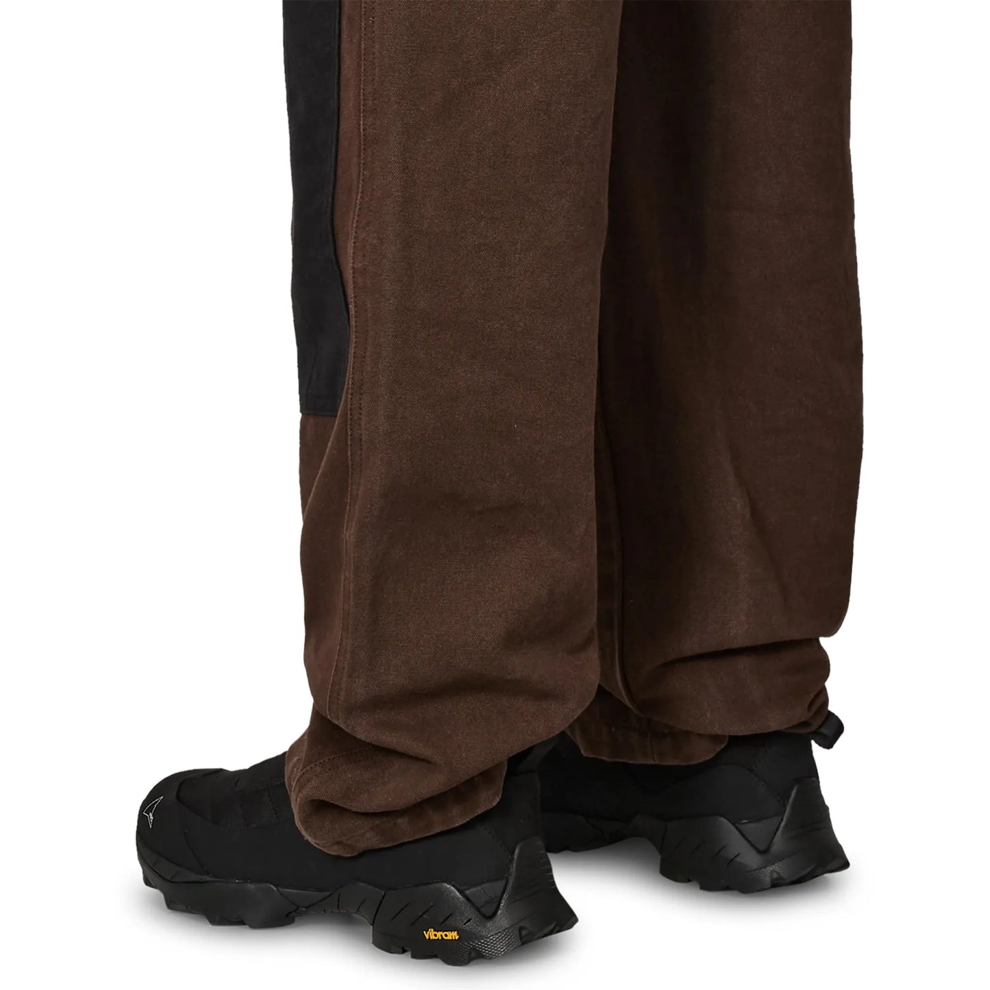 ROA FOMES Double Knee Washed Canvas Pant Dark Brown Black 着用イメージ 背面裾口