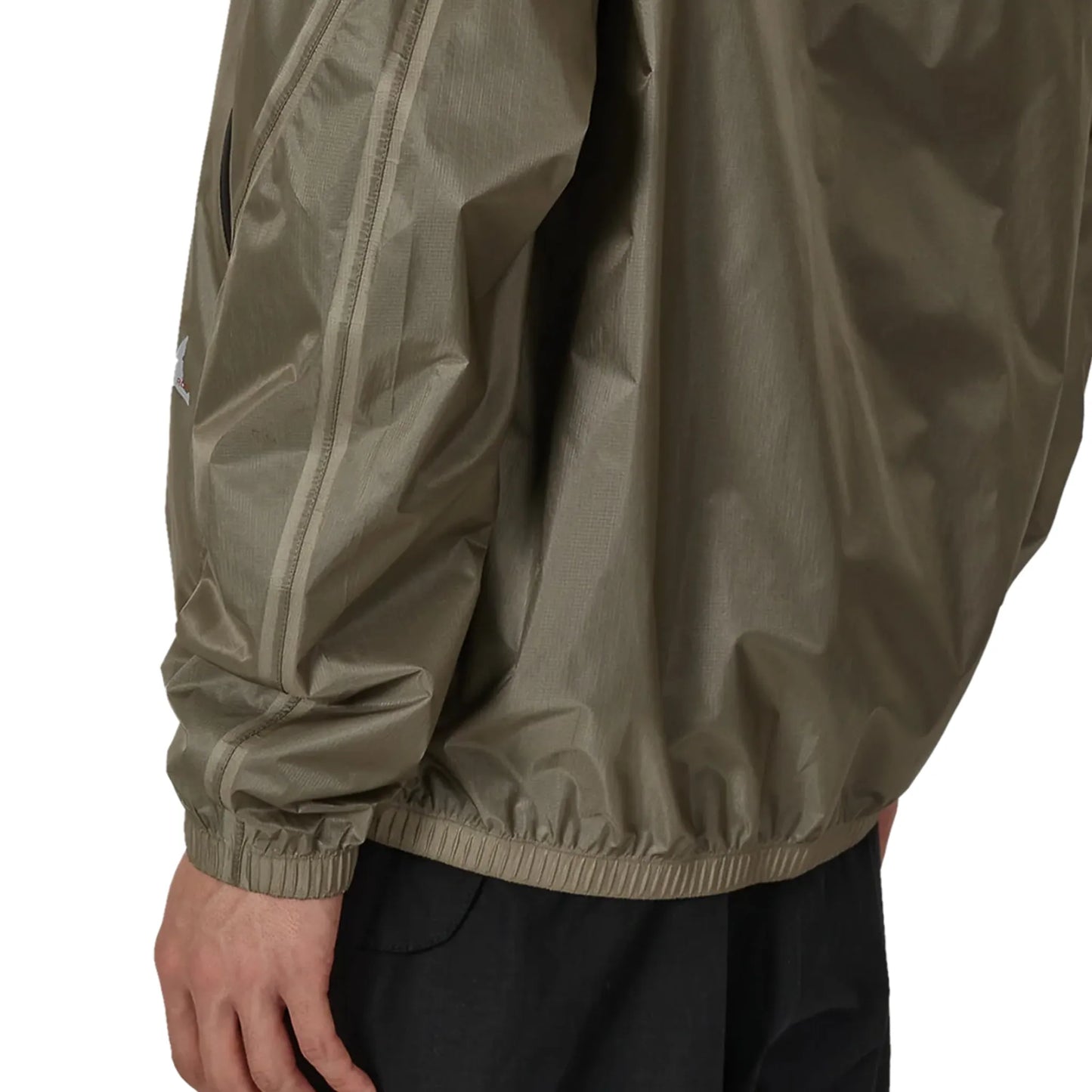 ROA Glasslike 3L 10K Waterproof Jacket Sage Green 裾ディテール 背面デザイン