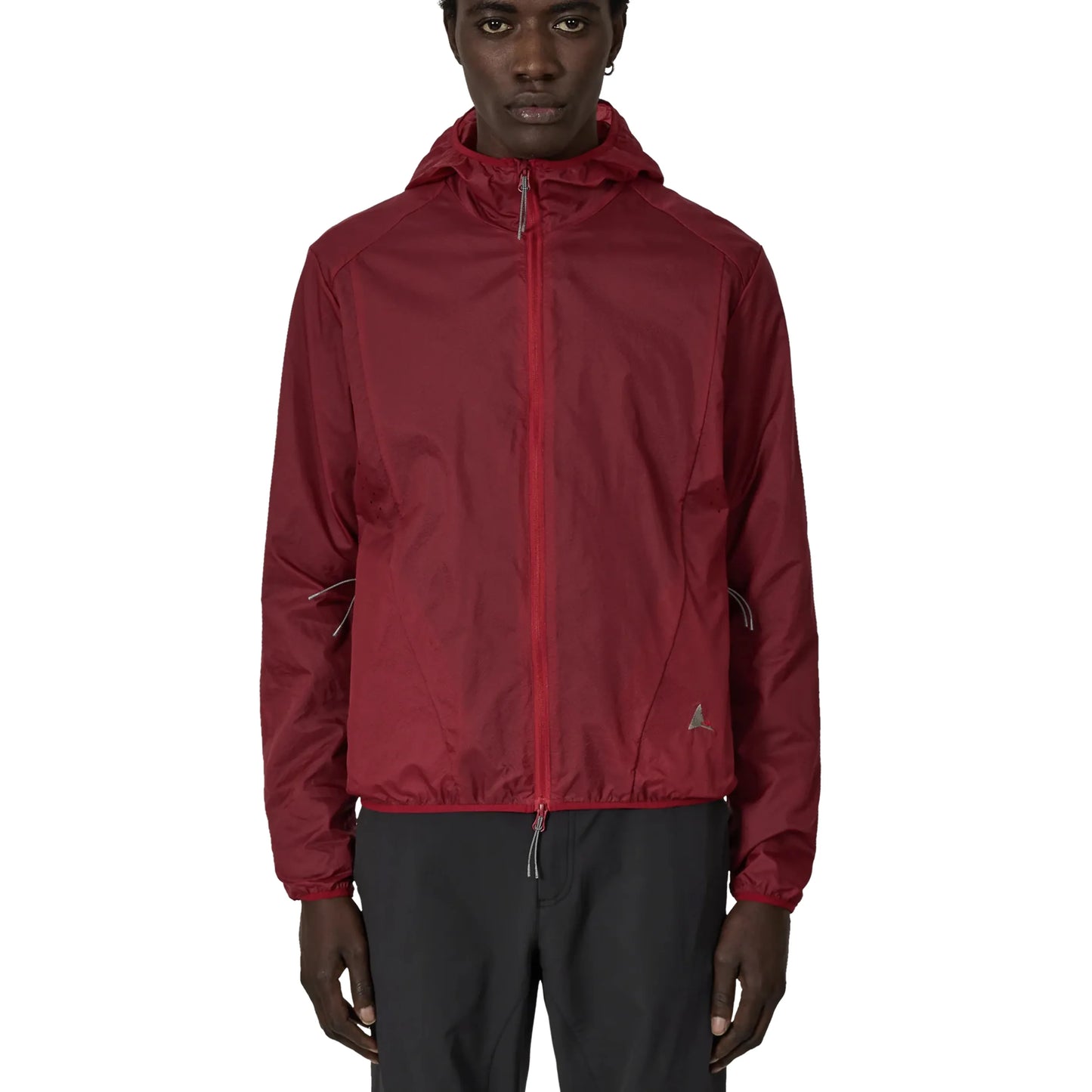 ROA HUE Packable Wind Jacket Dark Red 着用画像 正面