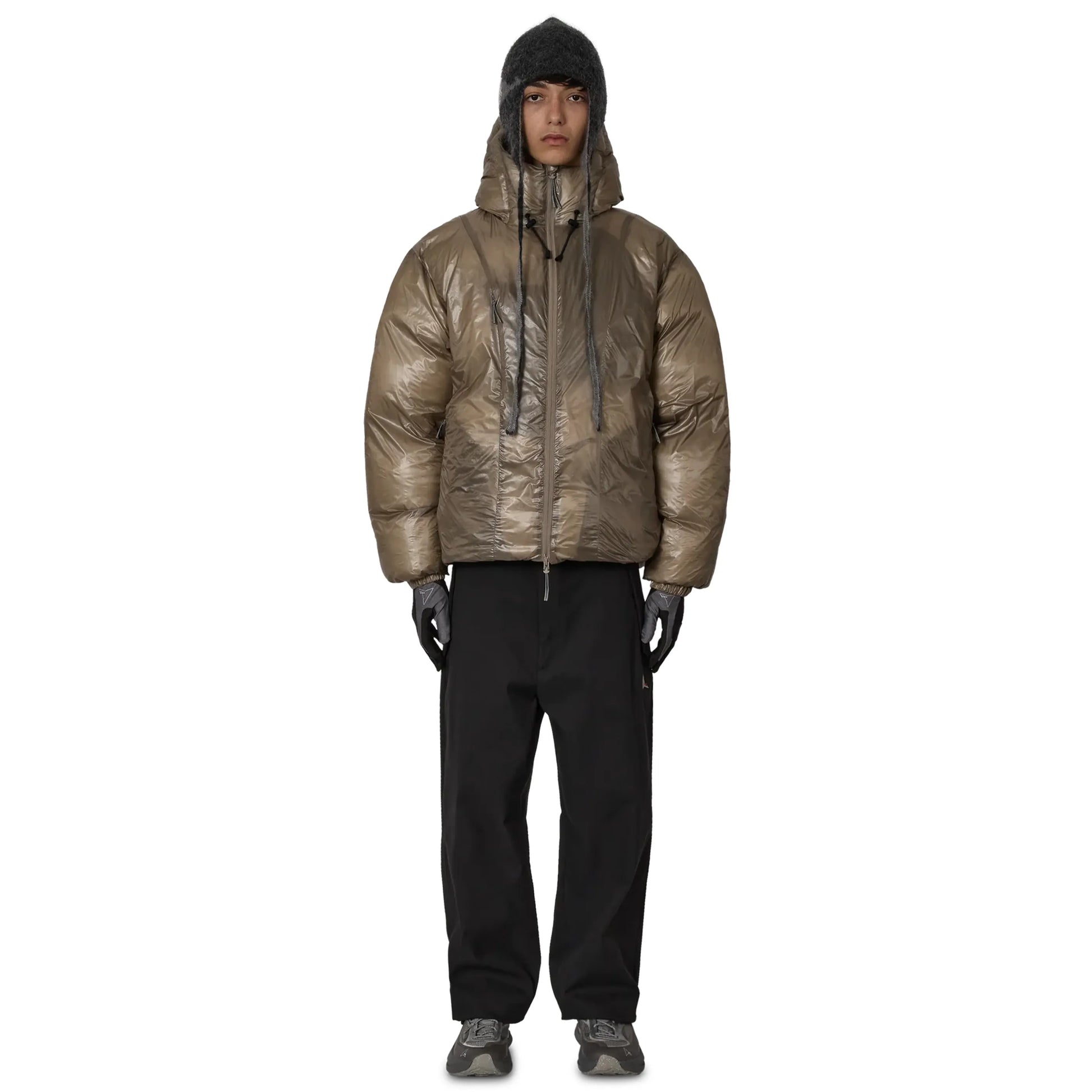 ROA Synthetic Down Jacket Taupe 着用イメージ スタイリング