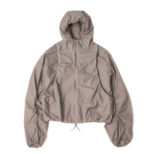 トープカラーのROAウィンドブレーカー(正面)