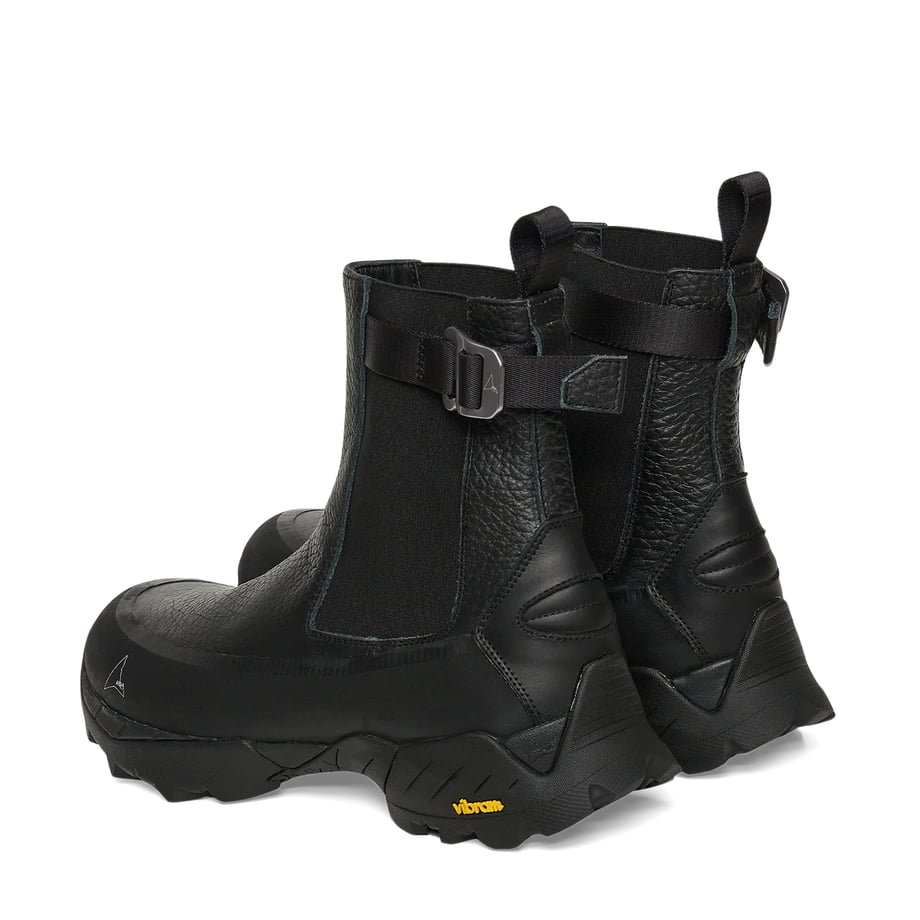 ROA Chelsea Boot Black 背面から見たシルエット