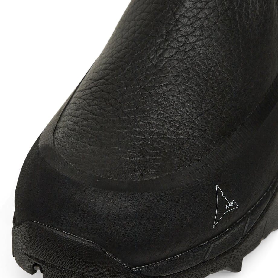 ROA Chelsea Boot Black ブランドロゴ入りラバーマッドガード