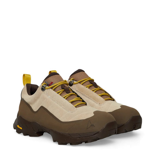 ROA Khatarina Sand Brown シューズの正面・2足並びのスタイリング画像