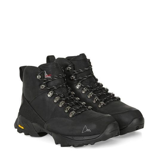 ROA Andreas Black ハイキングブーツ メンズ テクニカルシューズの正面3/4ビュー(ペア)