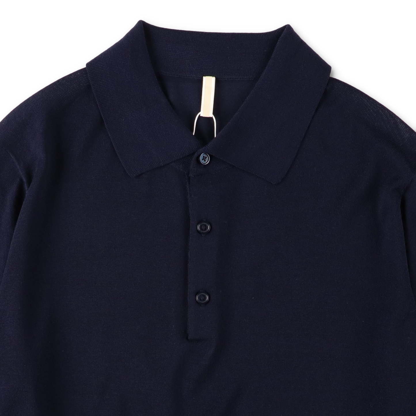 MERINO POLO NAVY - SUNFLOWER 襟のディテール