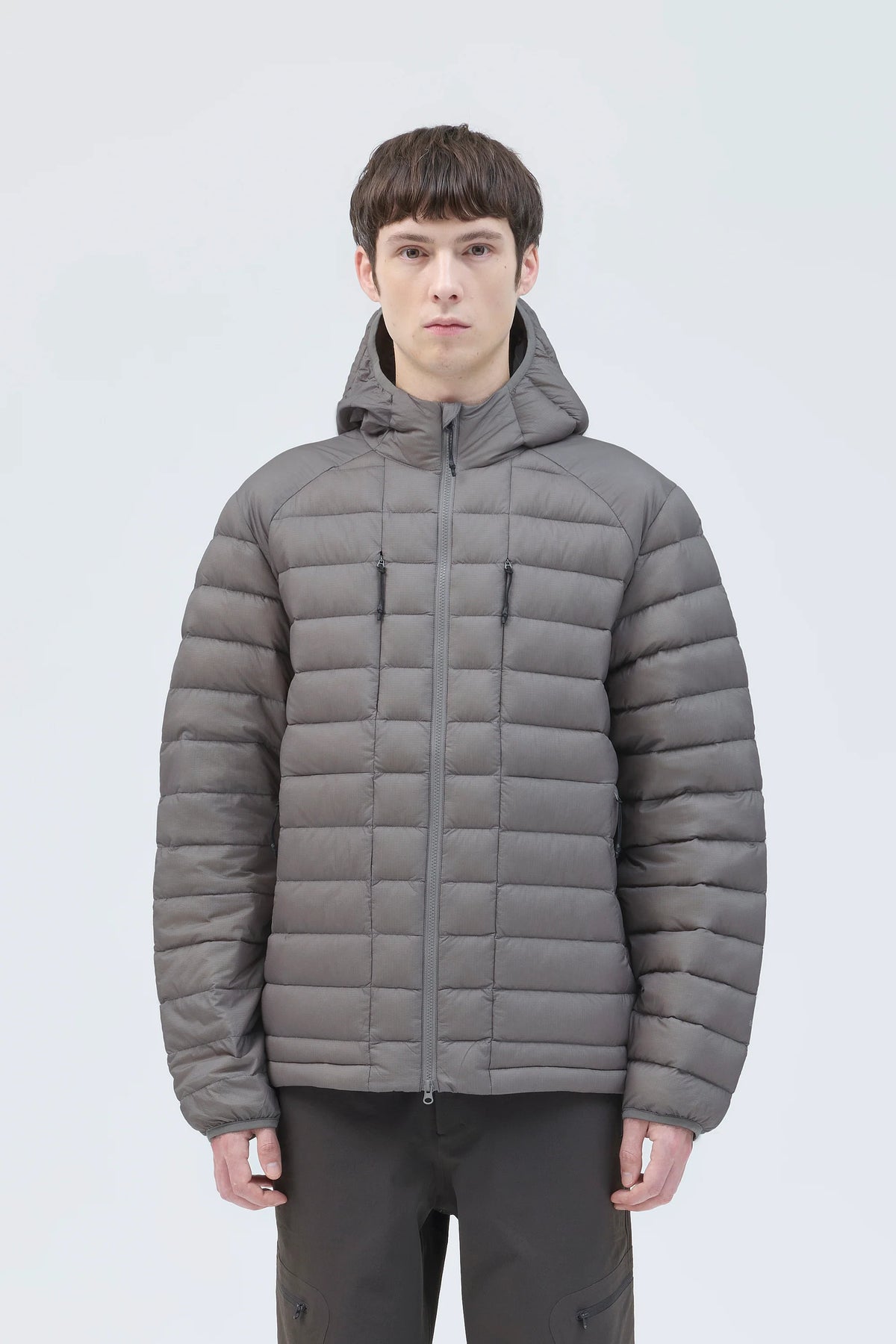 Hiking Patrol Horizon UL 800FP Hooded Down Jacket Slate Brown 着用イメージ 正面