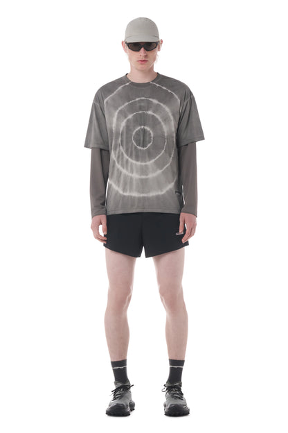 SATISFY AuraLite™ T‑Shirt Tie-Dye Stone Mountain 着用イメージ 正面