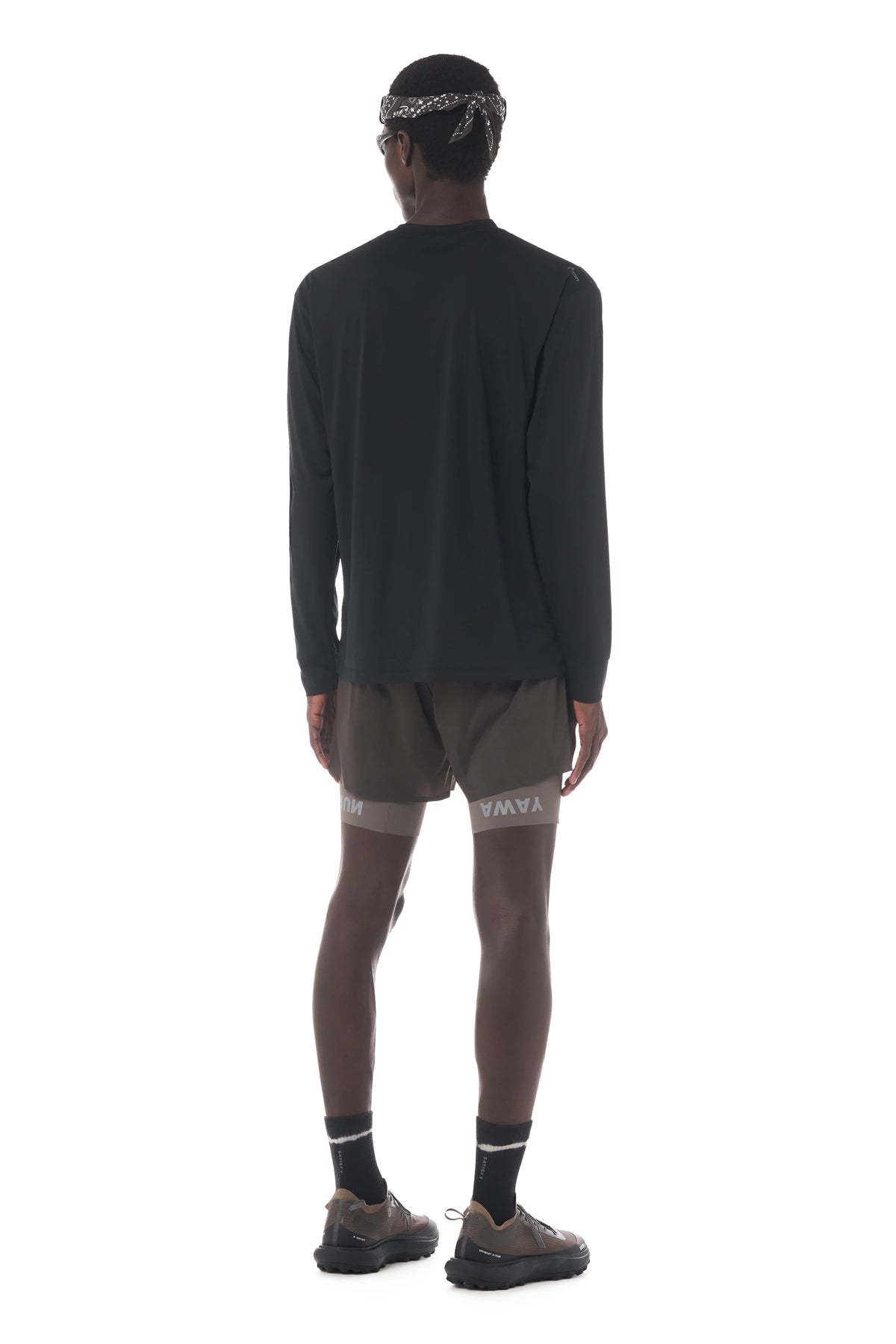 SATISFY AuraLite Long Tee Black SA 着用イメージ 背面