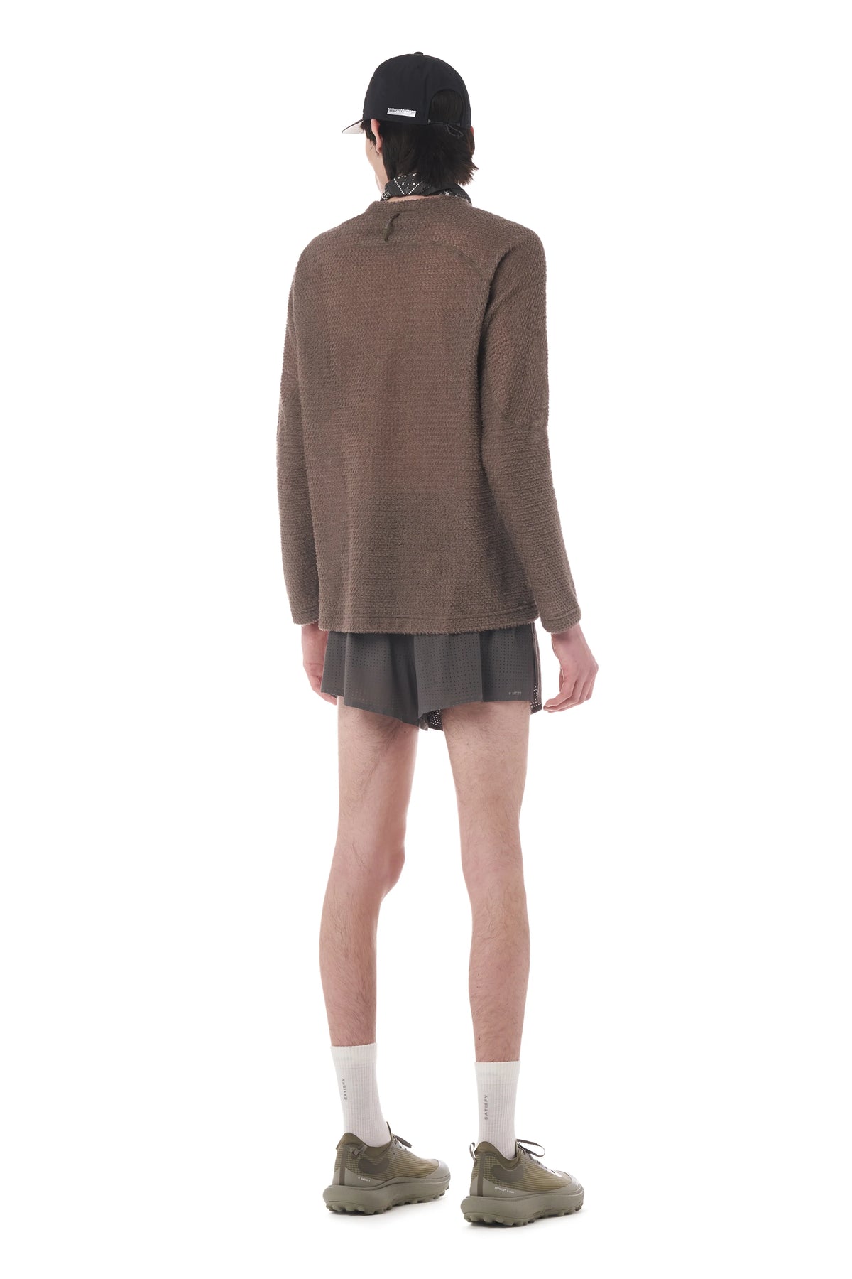 SATISFY FuzzFleece™ AD Long Tee Falcon 着用イメージ 背面