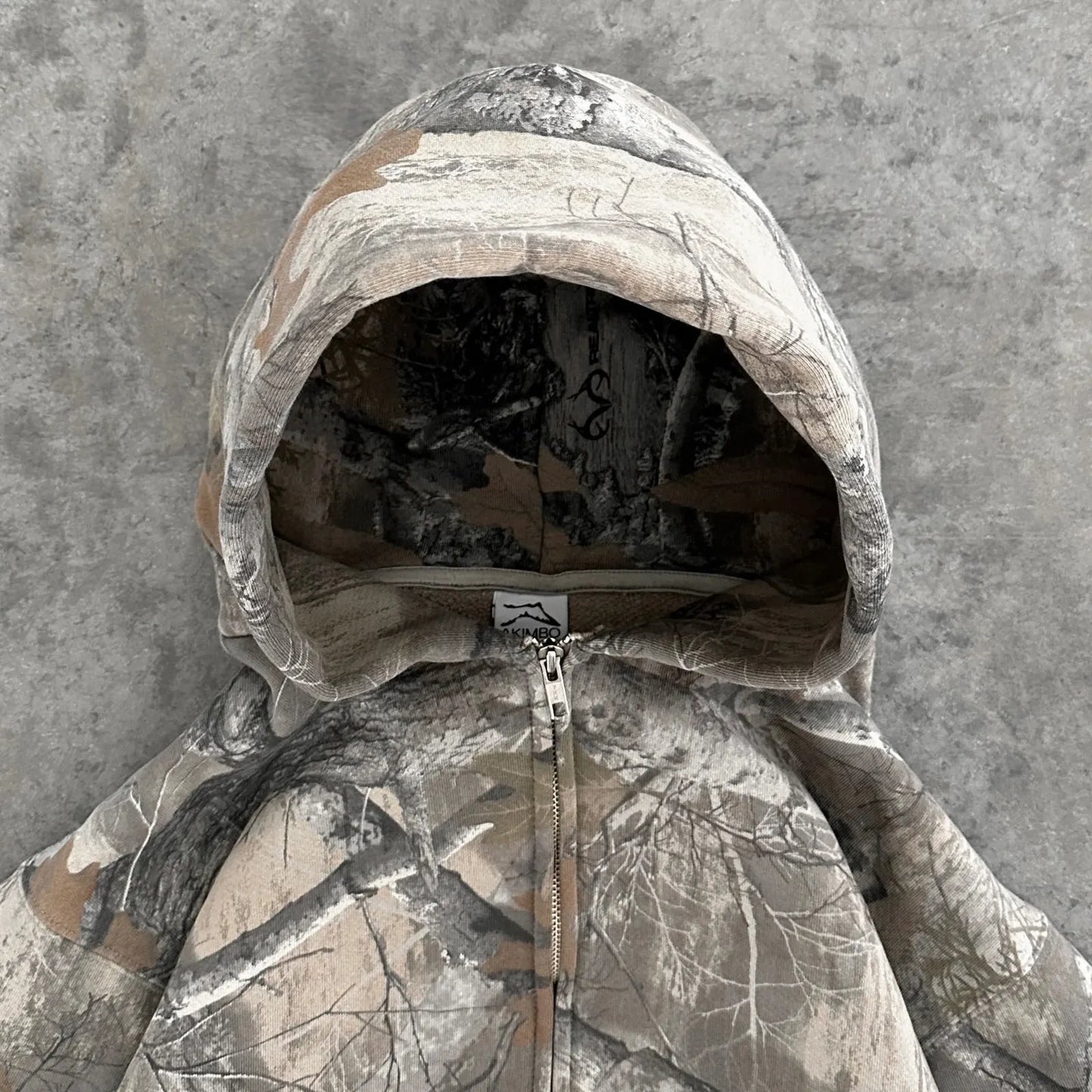 AKIMBO CLUB ZIP UP HOODIE REALTREE フード部分