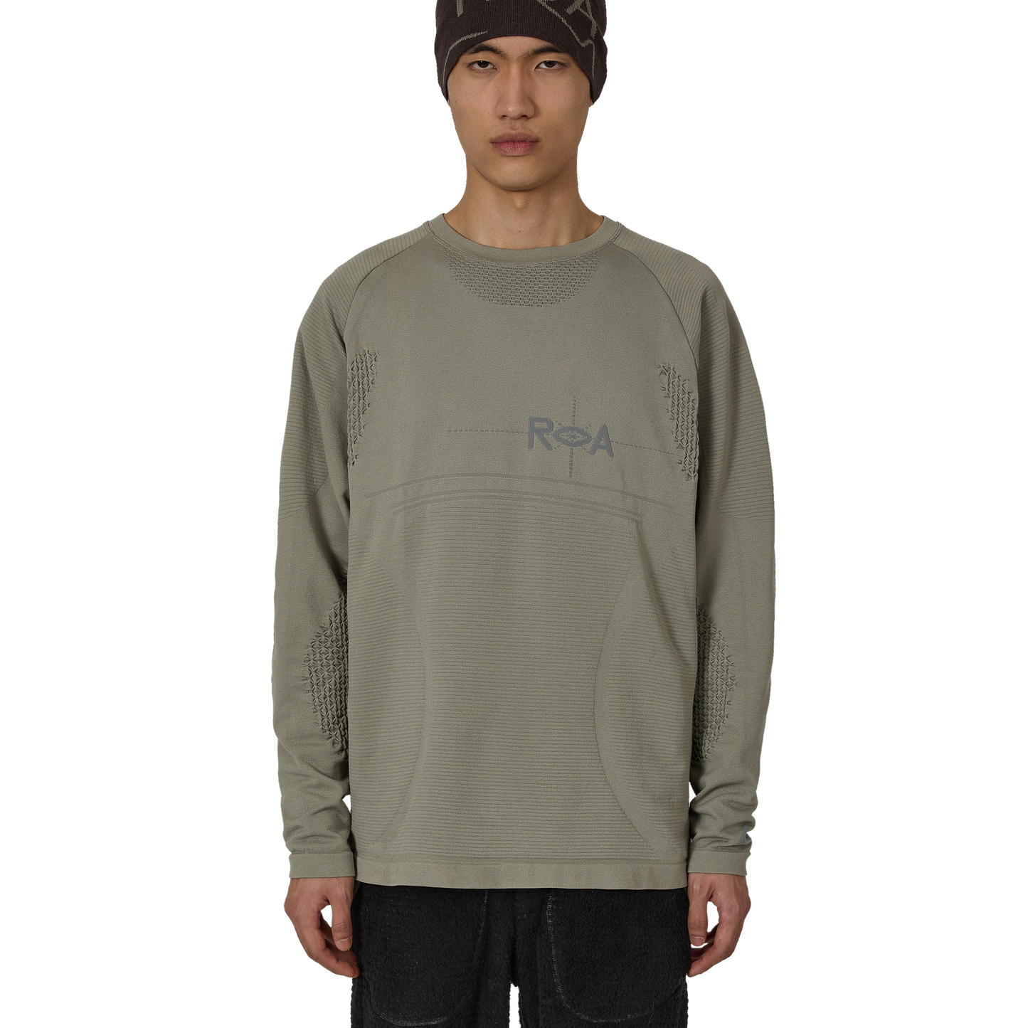 ROA AUNE Seamless Knit Long Sleeve Pale Green 着用画像 正面