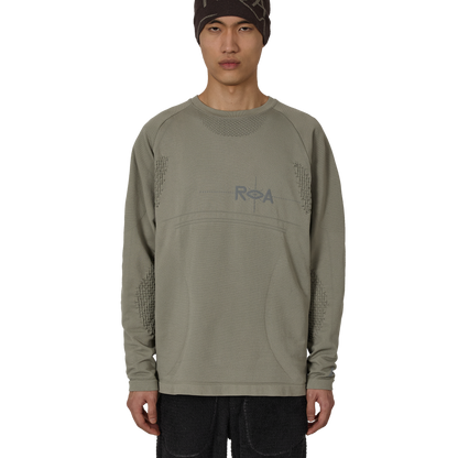 ROA AUNE Seamless Knit Long Sleeve Pale Green 着用画像 正面