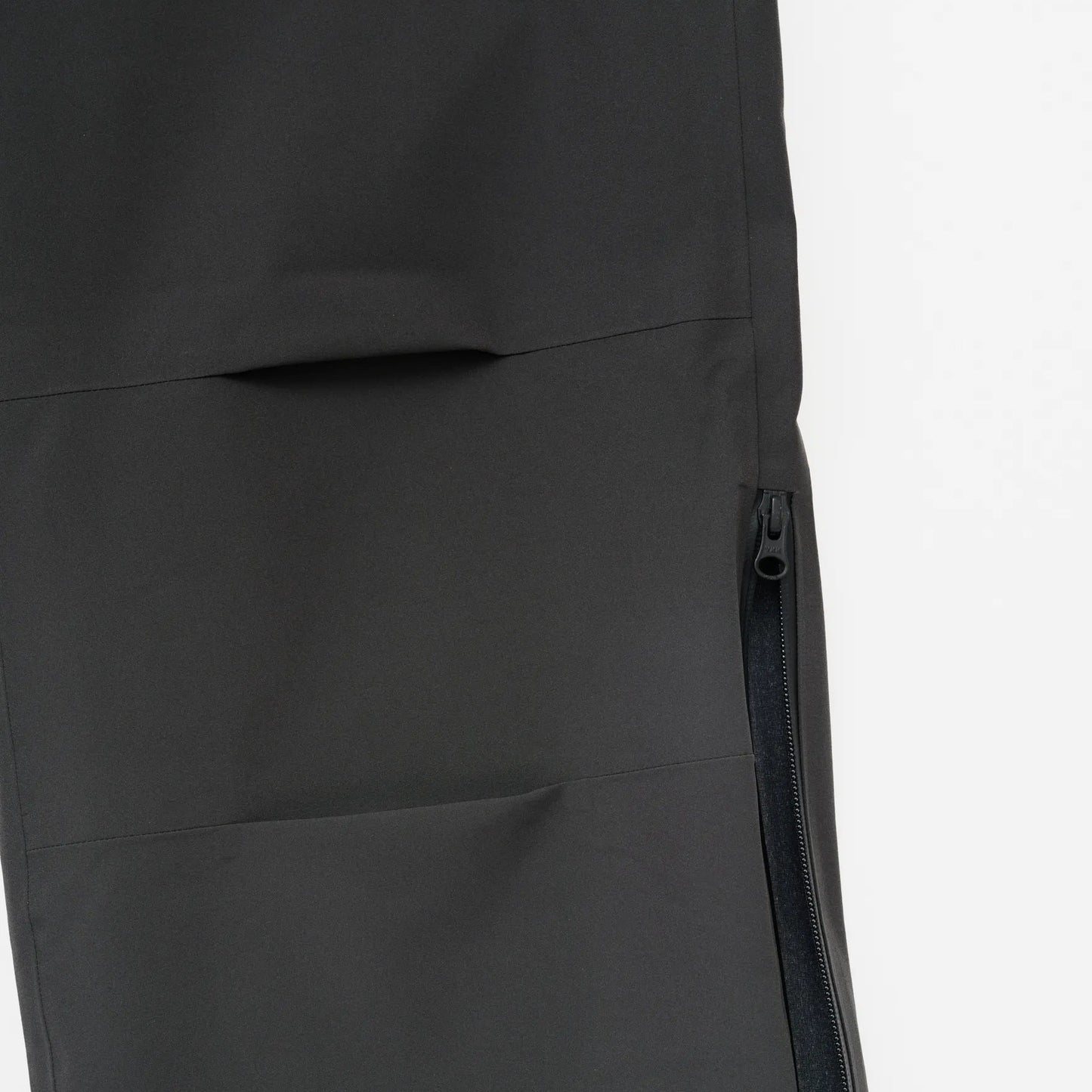 Hiking Patrol ARC 3L SHELL TROUSER CHARCOAL BLACK　ひざ部分詳細