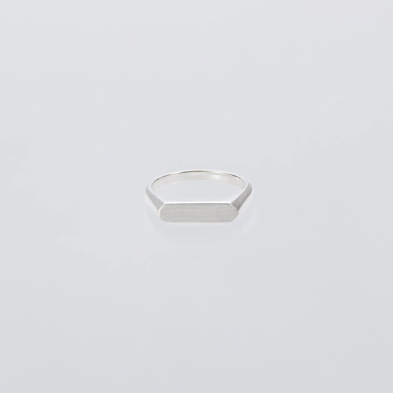 XOLO JEWELRY - Signet Ring with Hair Line -Thin- – STUDY SHOWROOM