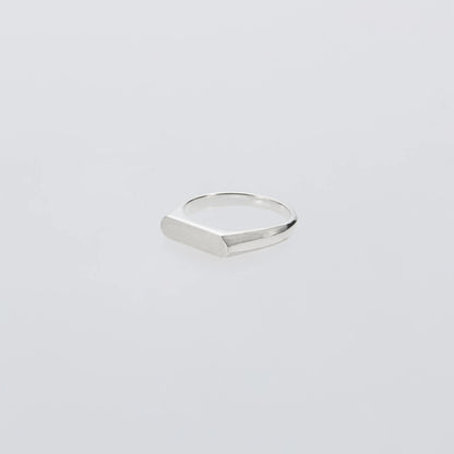 XOLO Signet Ring with Hair Line -Thin- サイドシルエット