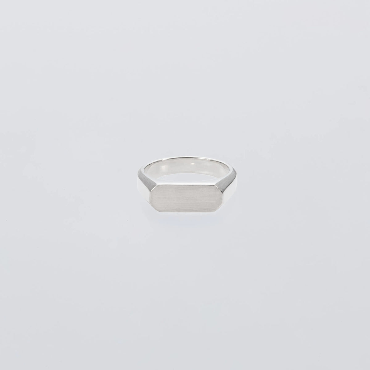 XOLO JEWELRY - Signet Ring with Hair Line -Thick- – STUDY SHOWROOM