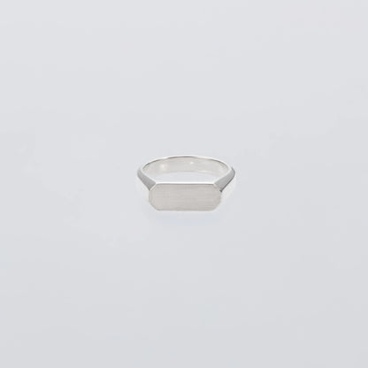 XOLO Signet Ring with Hair Line -Thick- フロントデザイン