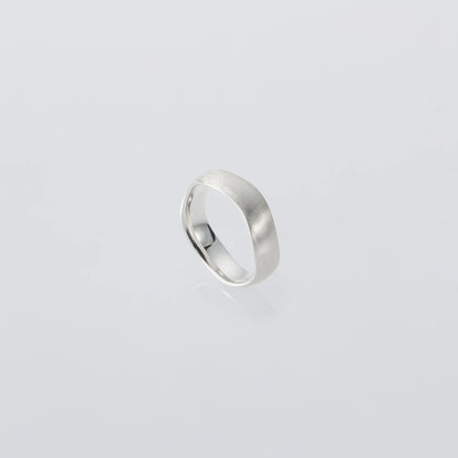 XOLO Wave Ring with Hair Line サイドシルエット