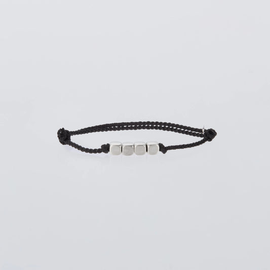 XOLO Cube with Hair Line Link Silk Code Bracelet フロントデザイン