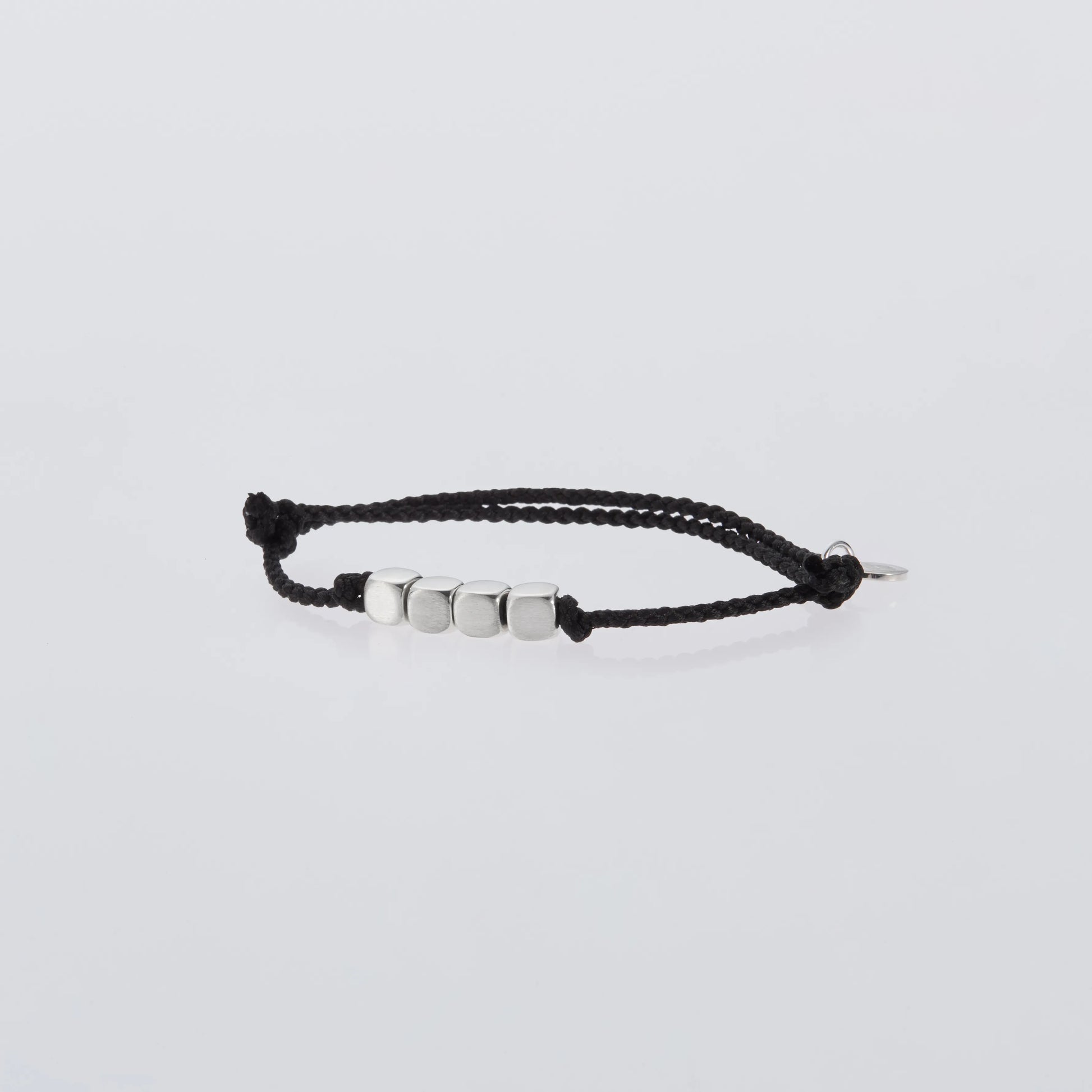 XOLO Cube with Hair Line Link Silk Code Bracelet サイドシルエット