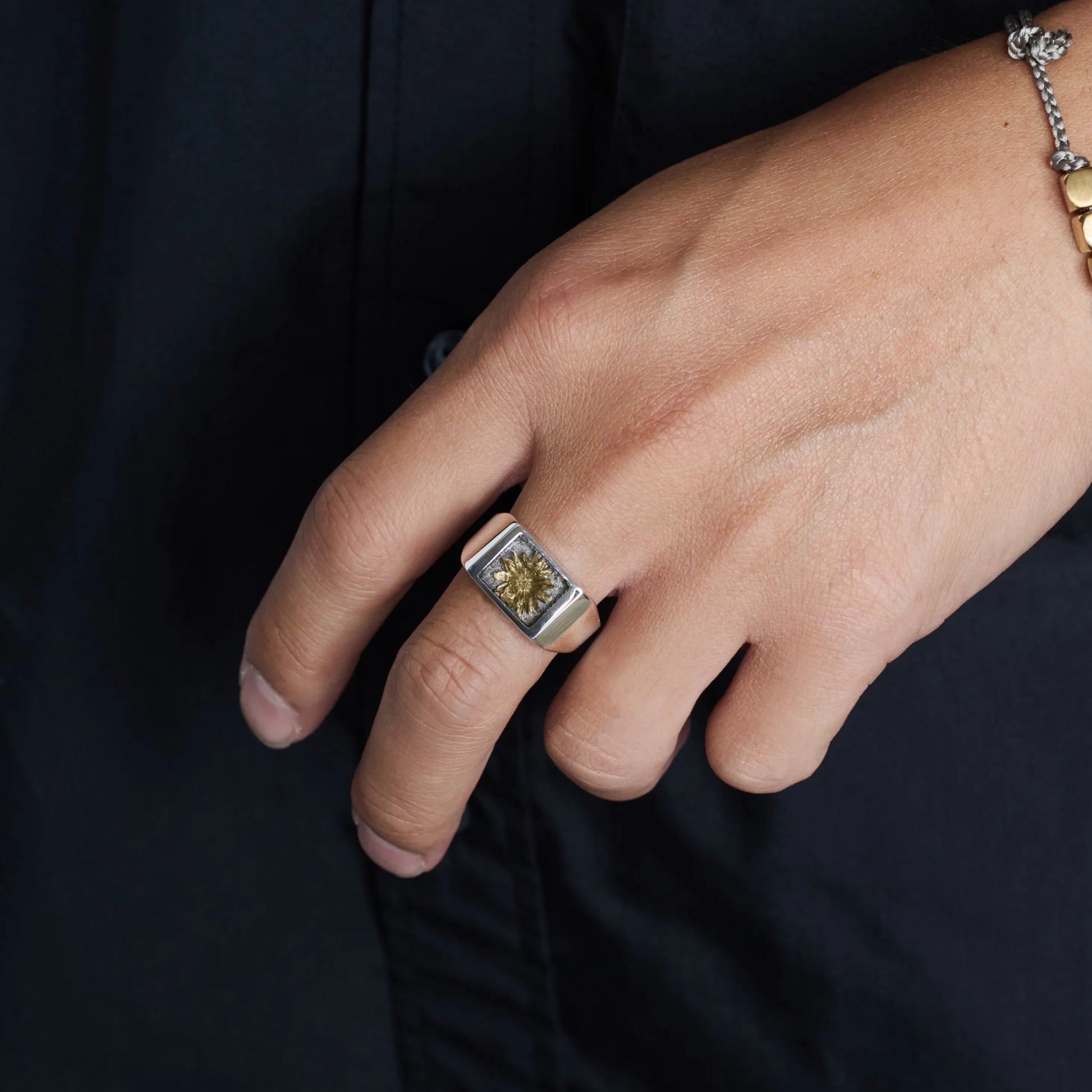 XOLO JEWELRY - Signet Ring with Gray & Gold Flower – STUDY XOLO JEWELRY - Signet Ring with Gray & Gold Flower – STUDY