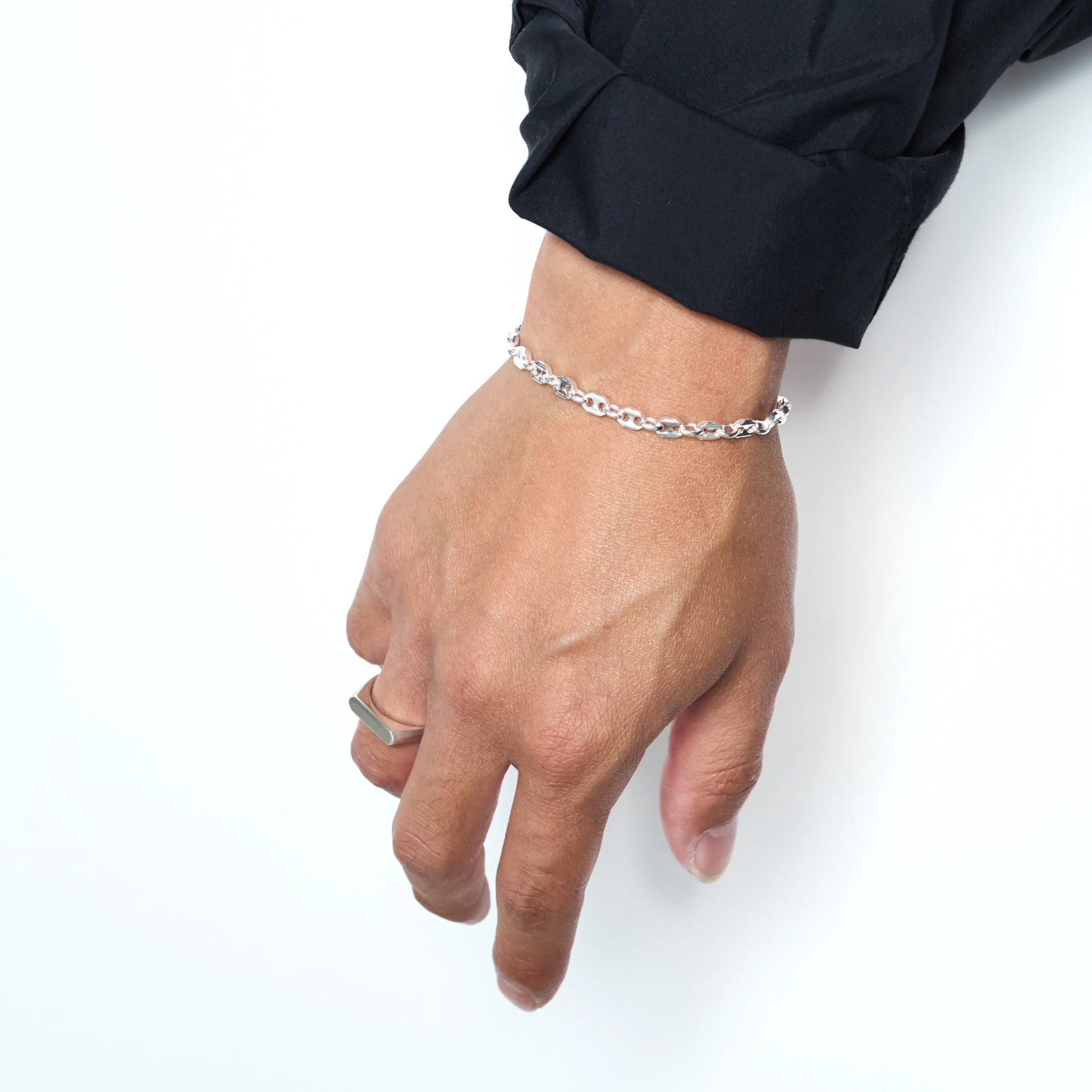 XOLO Cut Caviar Link Bracelet -5mm- 着用イメージ