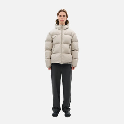 Hiking Patrol PATROL ELEMENT DOWN JACKET SAND 着用イメージ　全身
