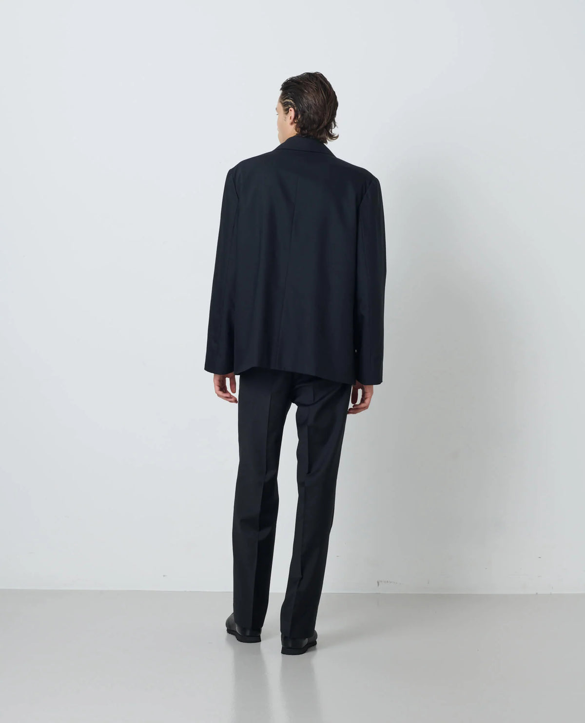 SUNFLOWER 4 Button Blazer Tropical Wool Black 着用イメージ 背面