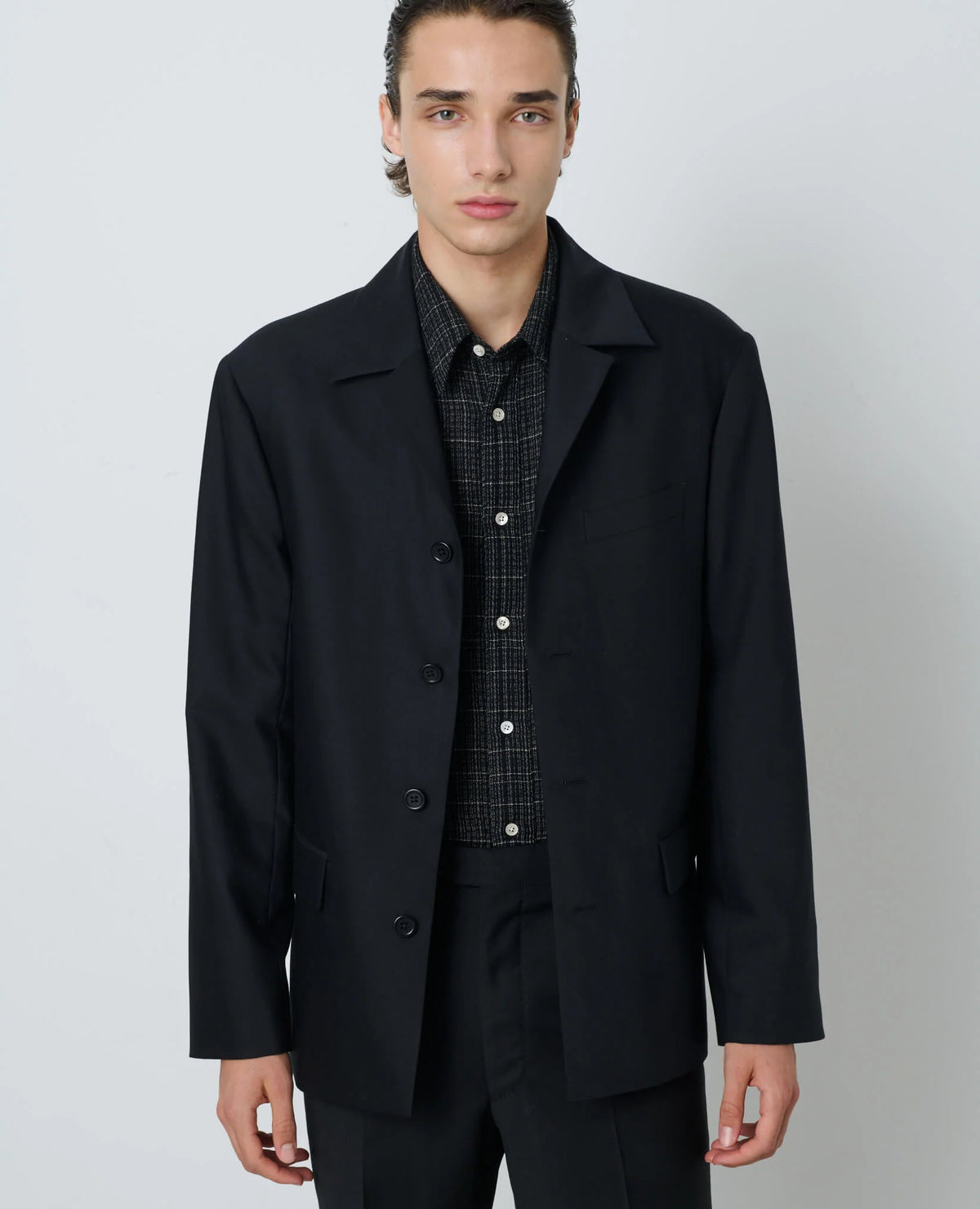SUNFLOWER 4 Button Blazer Tropical Wool Black 着用イメージ 正面