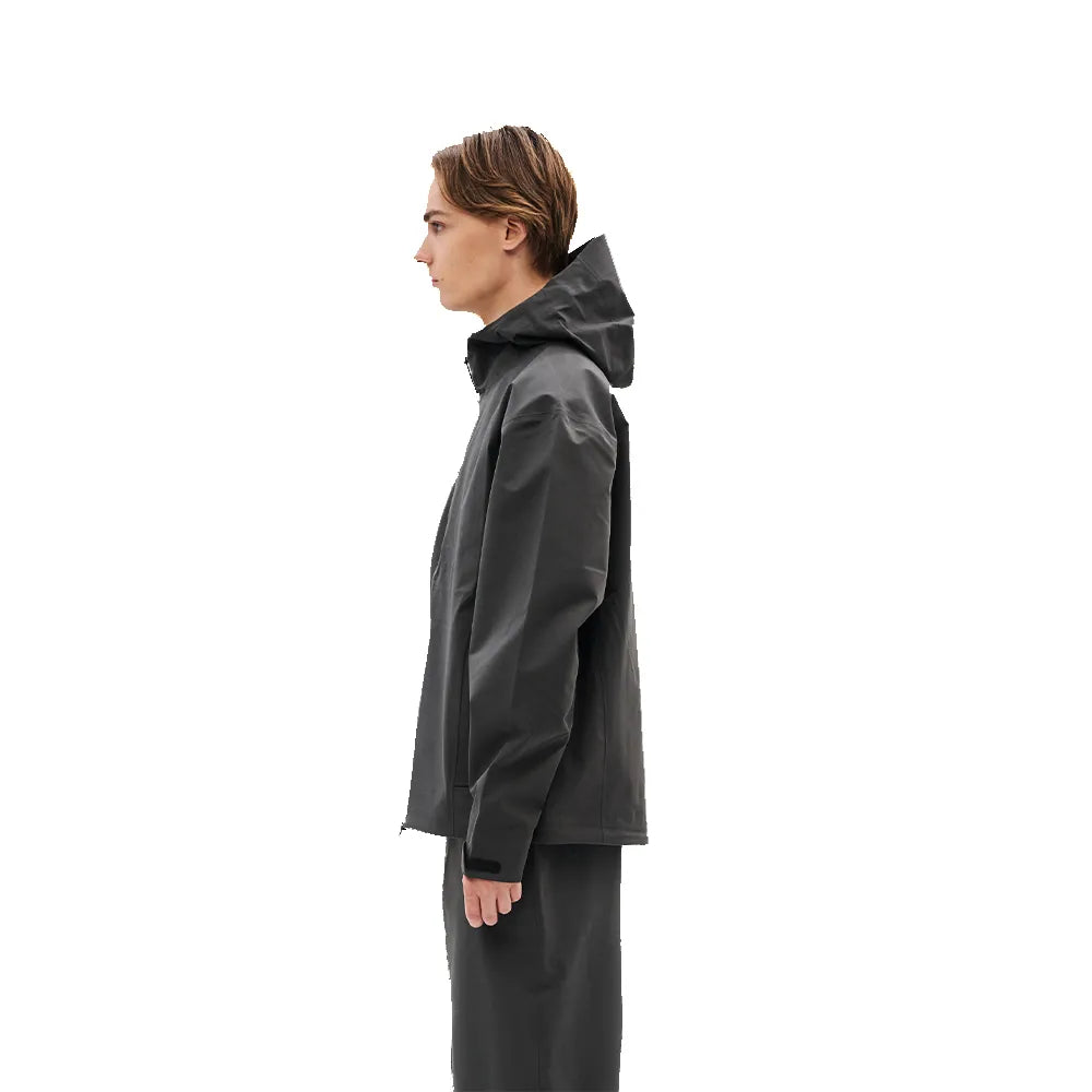 Hiking Patrol ARC 3L SHELL JACKET CHARCOAL BLACK 着用イメージ 側面
