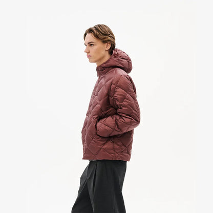 Hiking Patrol BASE LT DOWN HOODED JACKET MAROON　着用イメージ　側面