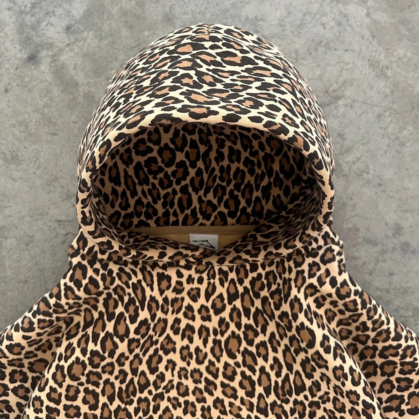 AKIMBO CLUB HOODIE LEOPARD フード部分