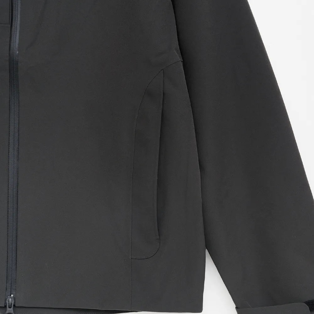 Hiking Patrol ARC 3L SHELL JACKET CHARCOAL BLACK ポケット詳細