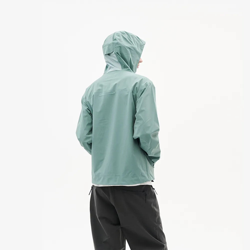 Hiking Patrol ARC LT WEIGHT SHELL JACKET TURQUOISE　着用イメージ　背面