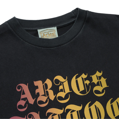 Faded Tattoo Shop SS Tee Black - ARIES ネック部分ディテール