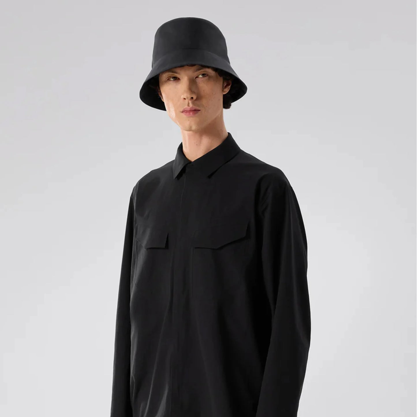 ARC'TERYX VEILANCE Bucket Hat BLACK 着用イメージ