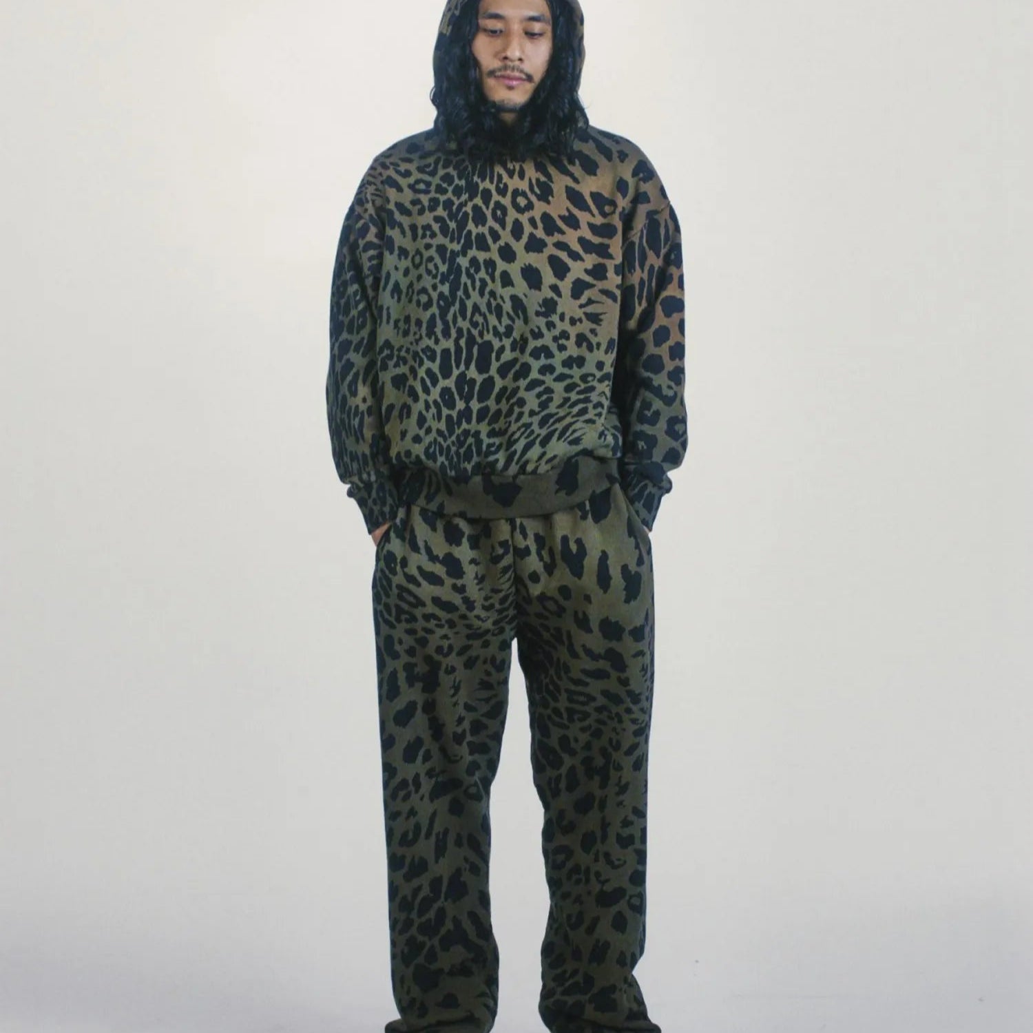 Leopard Tie Dye Hoodie Multi - ARIES 着用正面