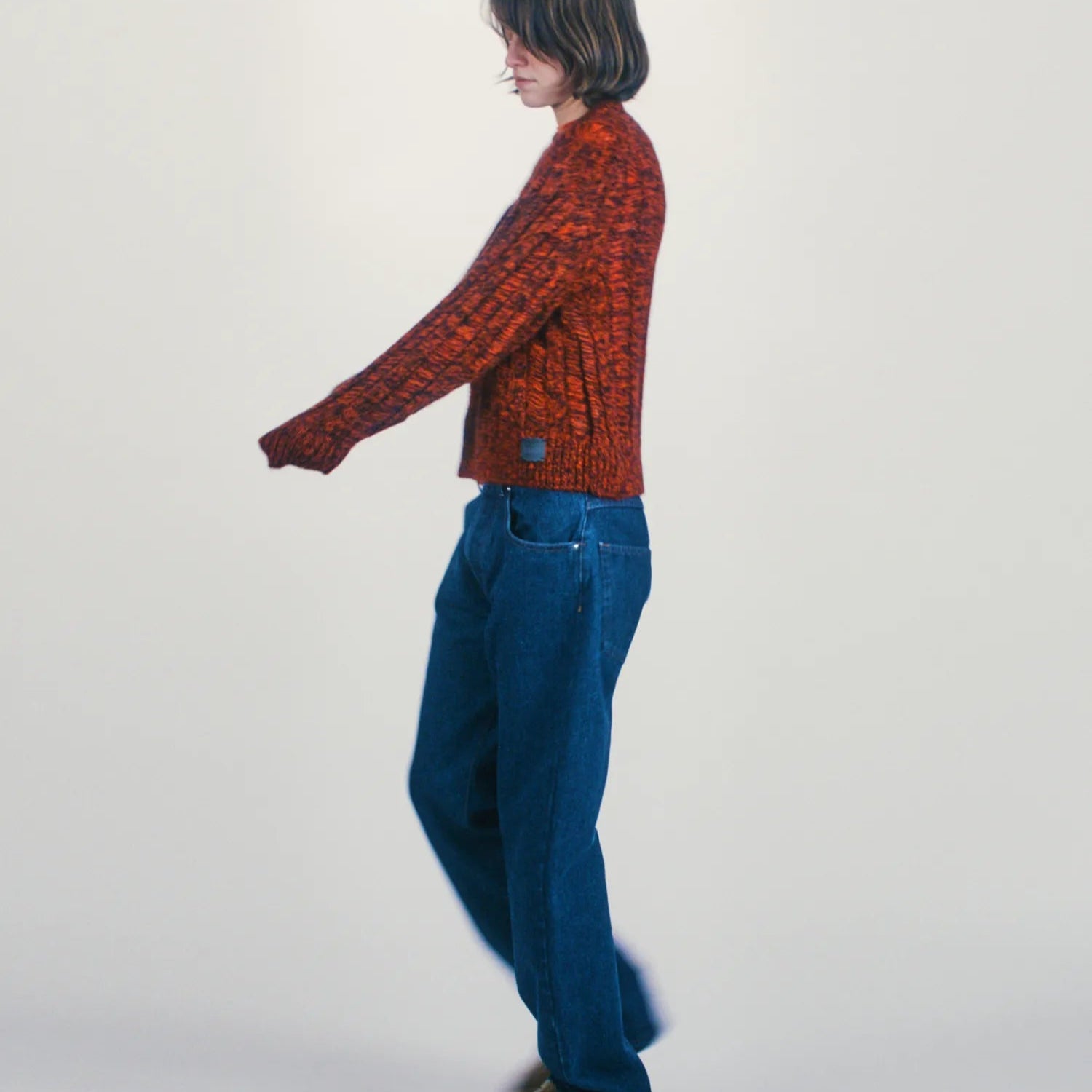 Laddered Mohair Sweater Red - ARIES 着用側面