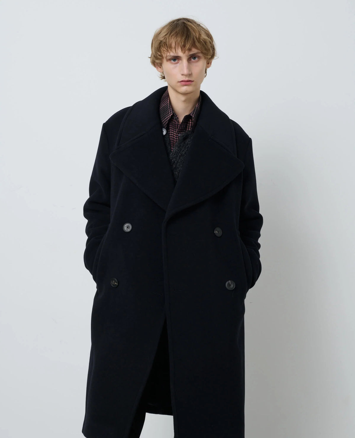 SUNFLOWER DB Over Coat Black 着用イメージ LOOK
